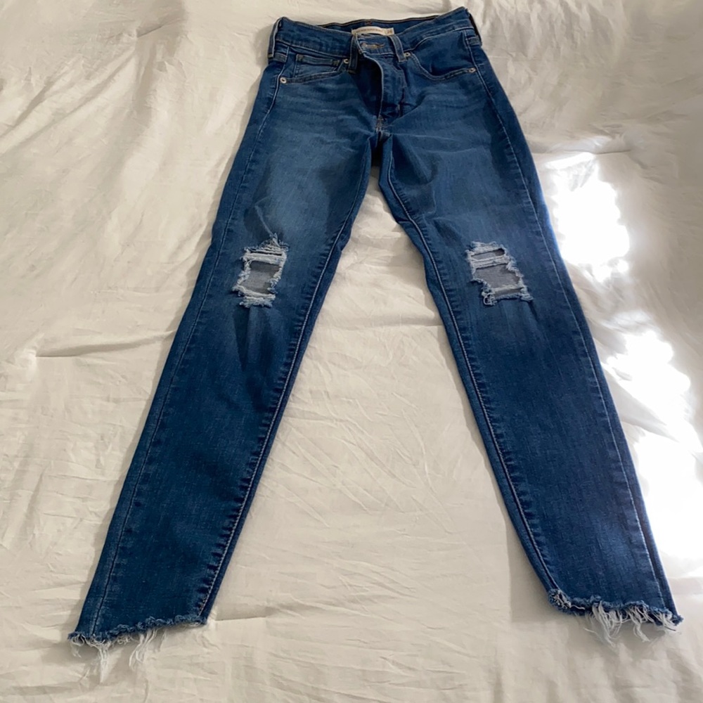 Levis